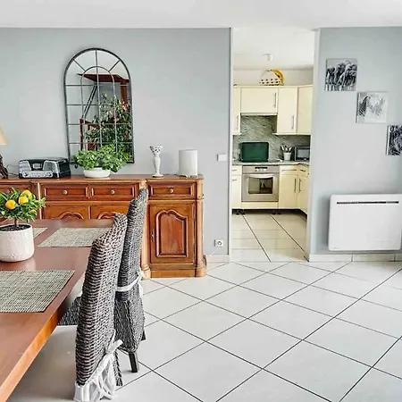 Le Capucine - Rive De *