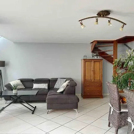 Le Capucine - Rive De *