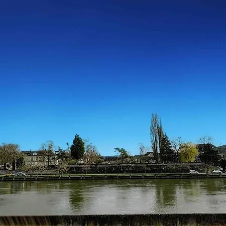 Le Capucine - Rive De Compiegne