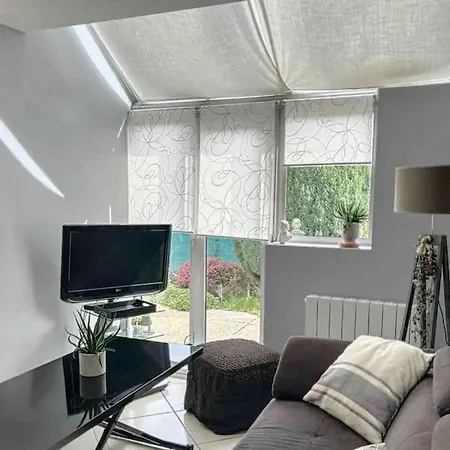 Le Capucine - Rive De Apartment