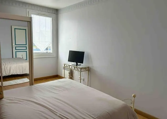 Le Capucine - Rive De *