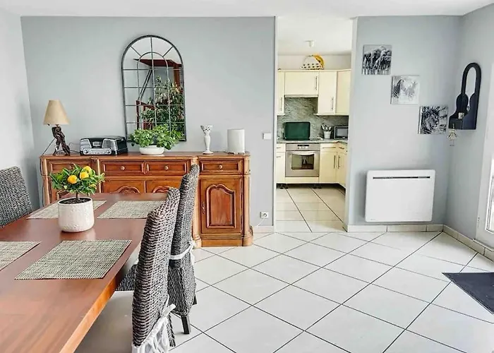 Le Capucine - Rive De *